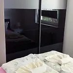 Nyaraló Katja *